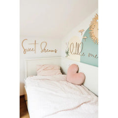 Tablero de madera para pared: Dulces sueños en miniatura - 150 cm x 30 cm - Decoración de pared - Recortar ahora