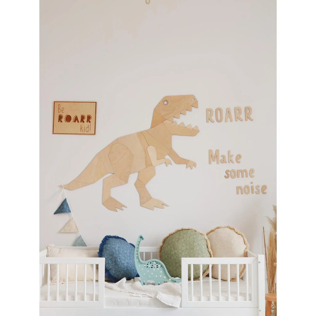 Puinen seinätaulu: Pidä Meteliä, Roarr - 140cmx15cm - Seinäkoriste - Cut It Now