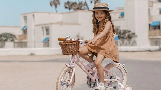 Banwood: Combining Quality and Safety in a Retro Dress