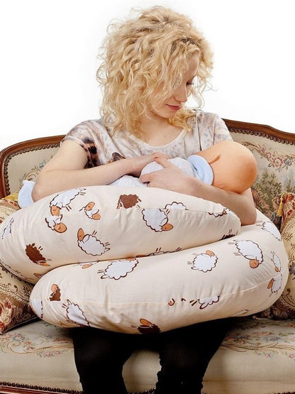 Univerzálny dojčiaci vankúš v tvare C New Baby Ovečky bežový - Pre mamičky|Dojčiace vankúše|Dojčiace vankúše duté vlákno - NEW BABY - KiiDS.SHOP