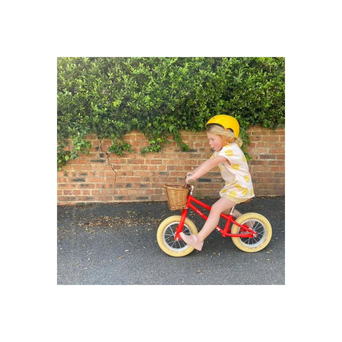 Moonbug 12" Balance Bike - Red - Bobbin
