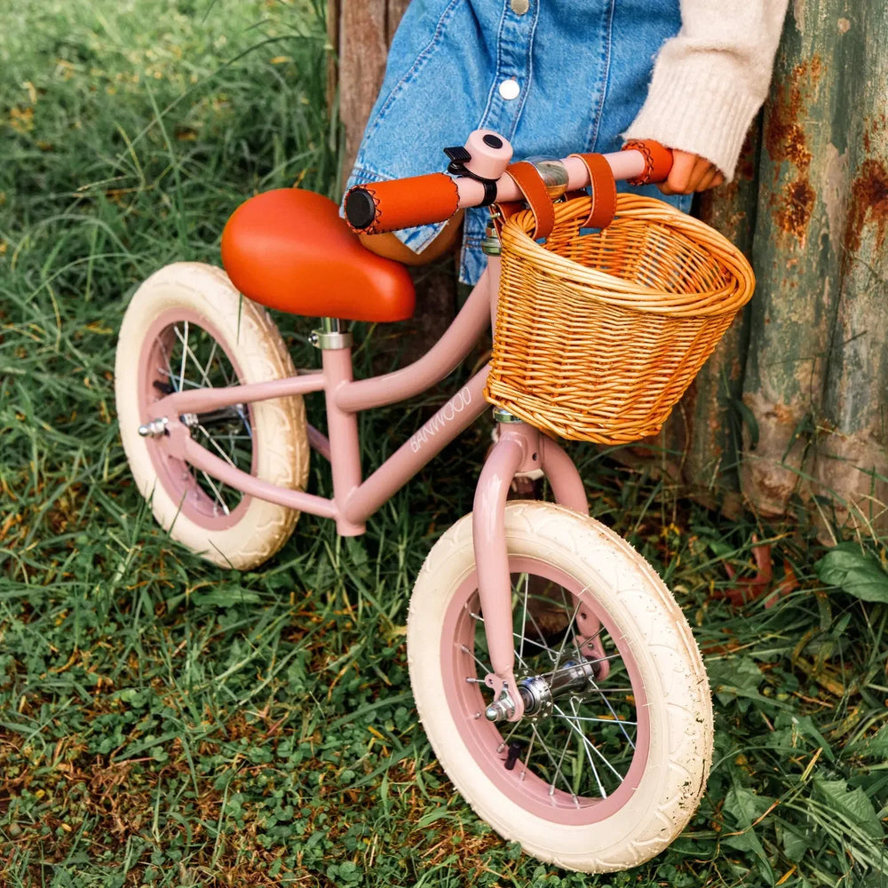 Ausgeglichenes Fahrrad Vintage im Farbton Dusty Pink –