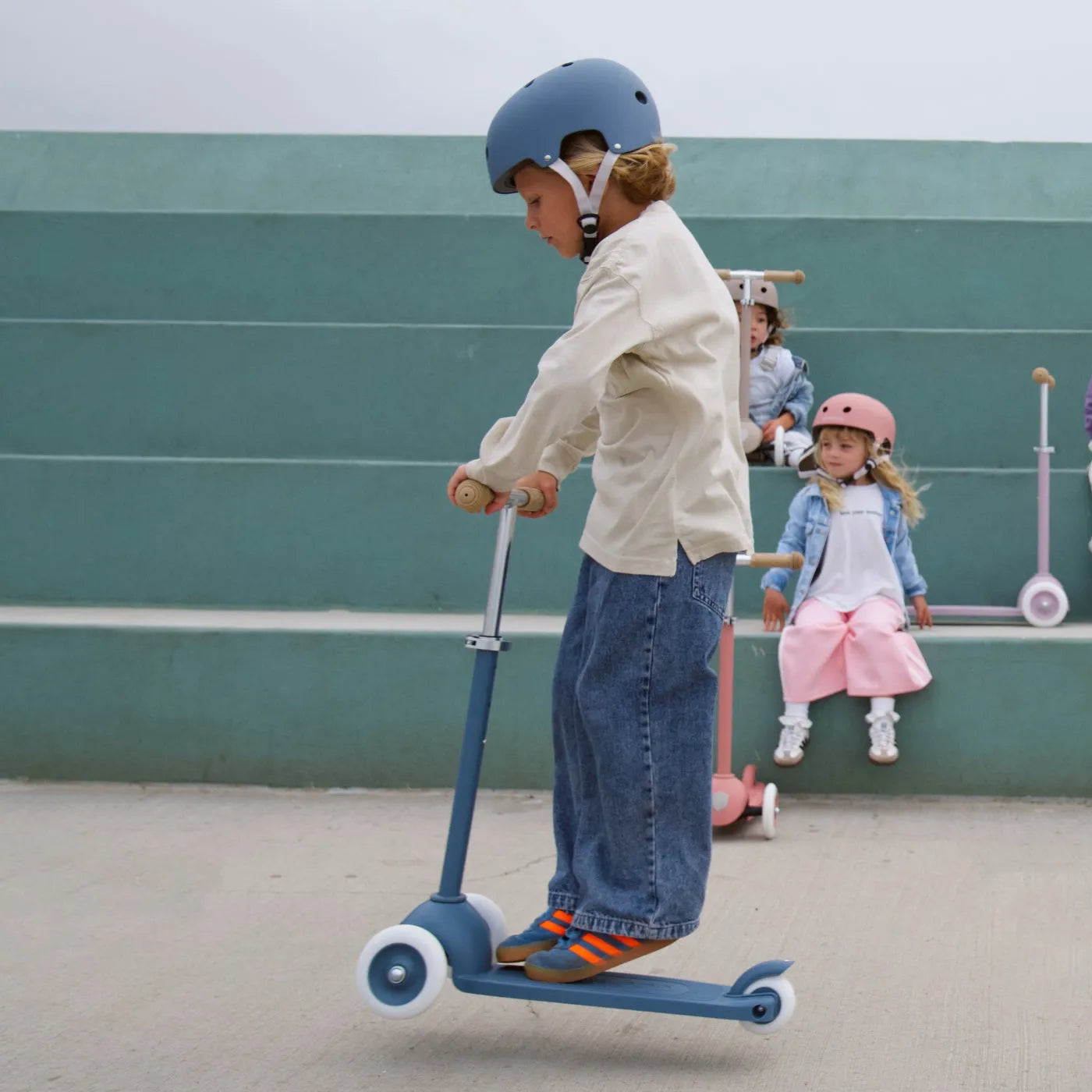 Banwood Eco Three-Wheel Scooter - Deep Sea - Scooters