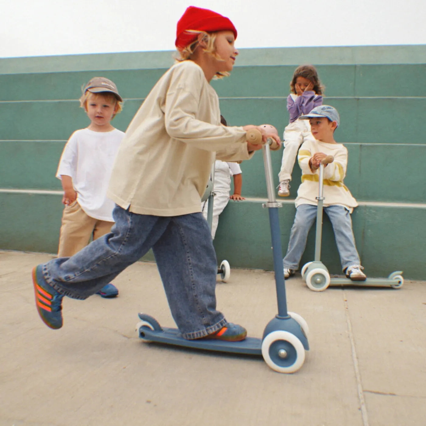 Banwood Eco Three-Wheel Scooter - Deep Sea - Scooters