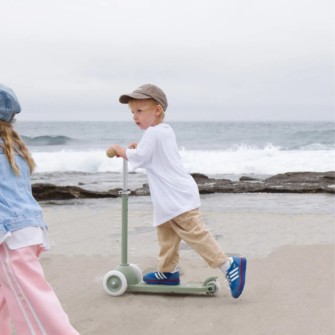 Banwood Eco Three-Wheel Scooter - Olive - Scooters