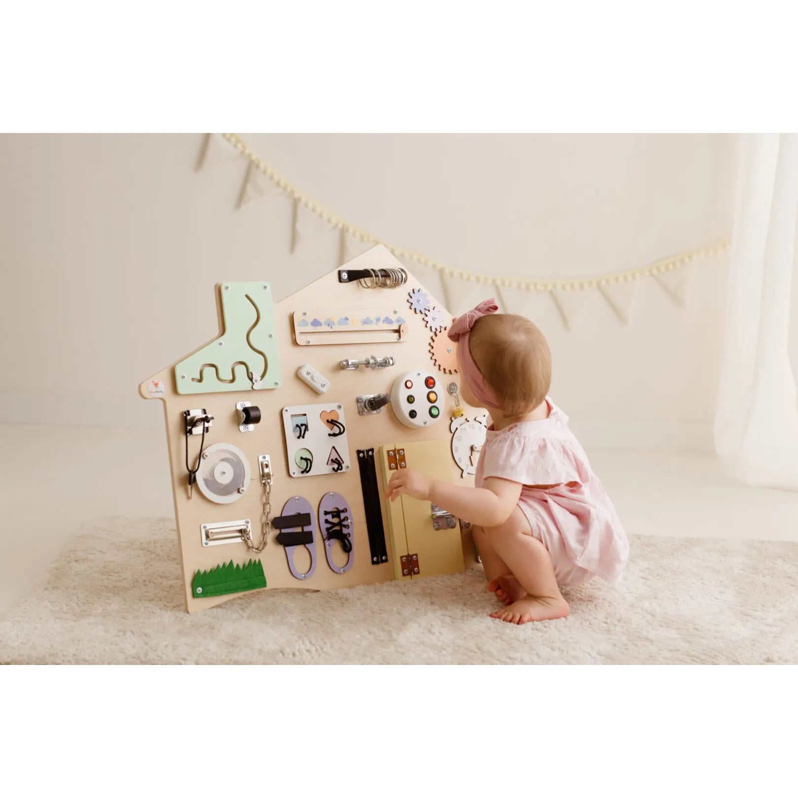 Xl Domček Manipulačná Tabuľa Pastelová - Montessori - Foxy Family