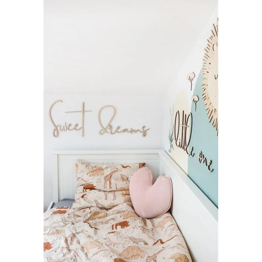 Tablero de madera para pared: Dulces sueños en miniatura - 150 cm x 30 cm - Decoración de pared - Recortar ahora