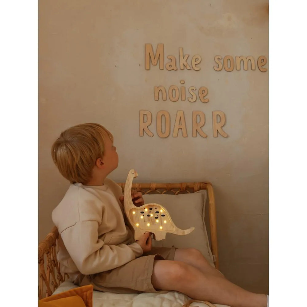 Wandschild aus Holz: "Make Some Roarr Noise" – 140 cm x 15 cm – Wanddekoration – Jetzt zuschneiden