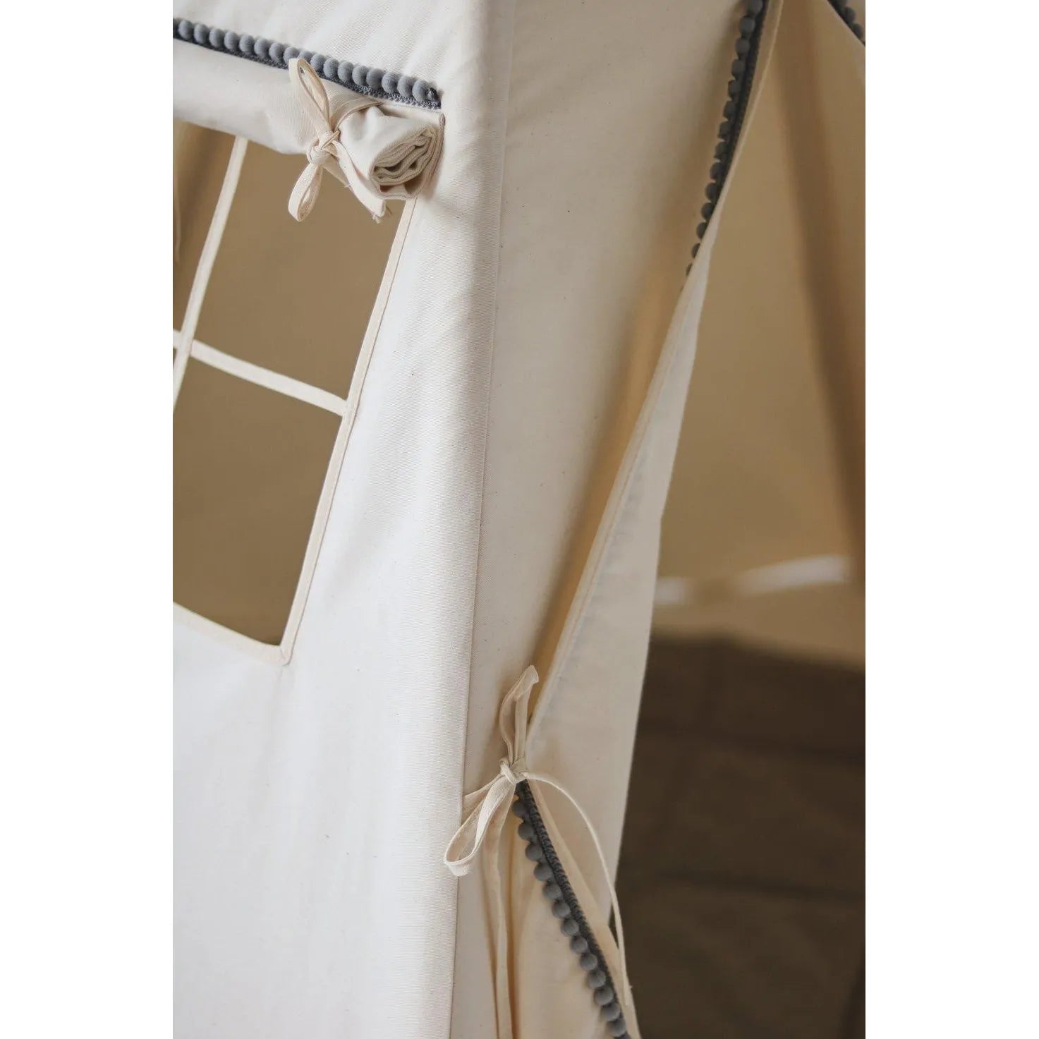 Teepee Stan - Šedý s Pompony - Moi Mili