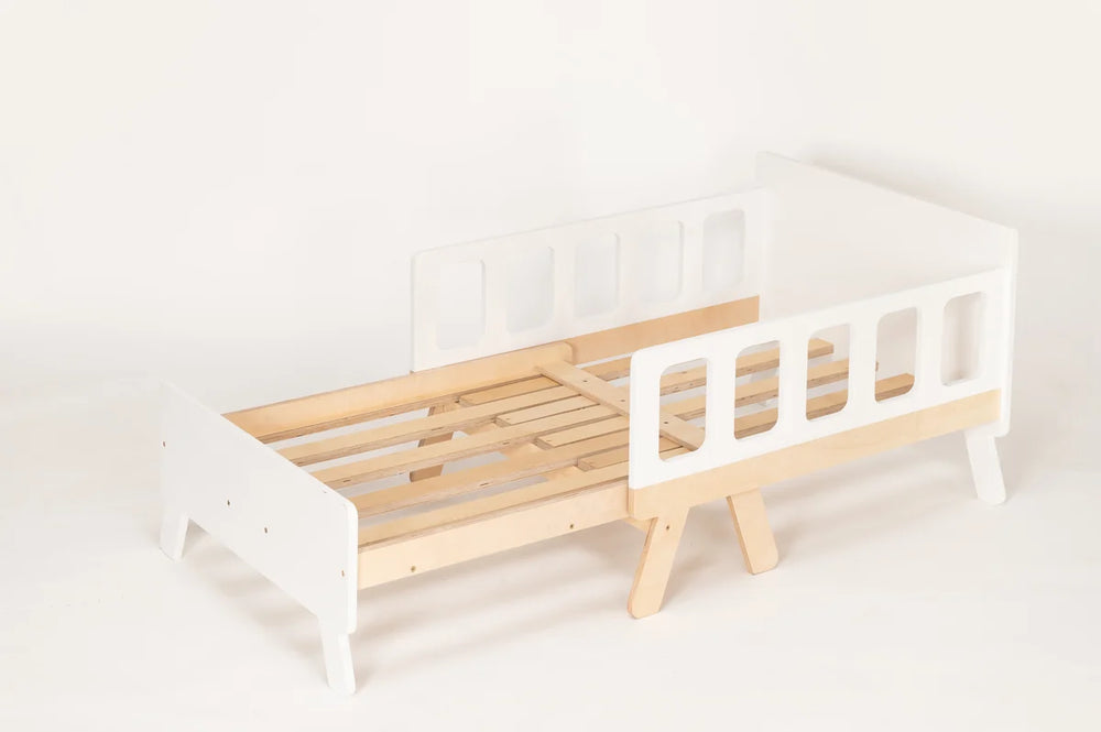 Pull-out children's bed