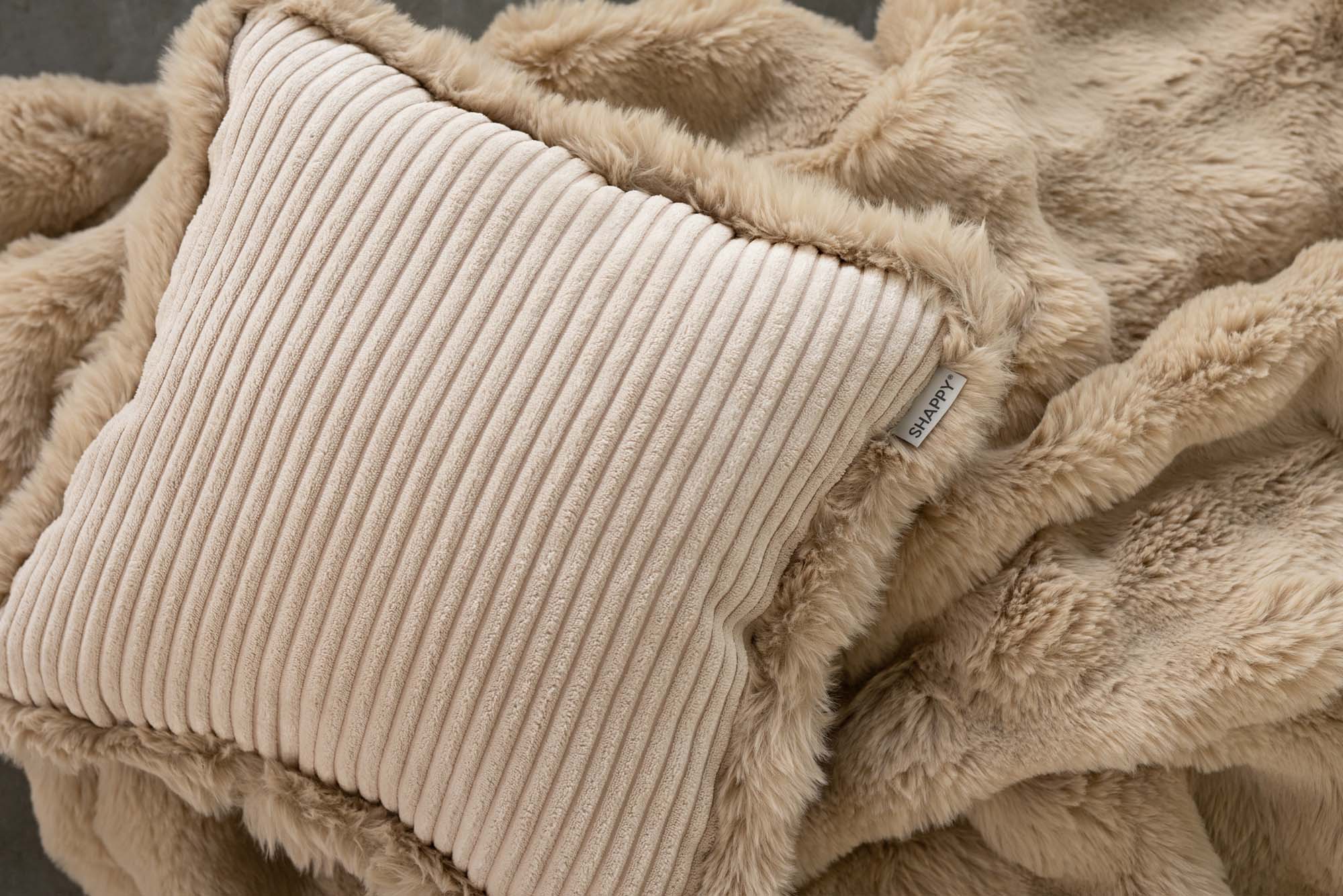 Snuggle vankúš od SHAPPY – obojstranný vankúš