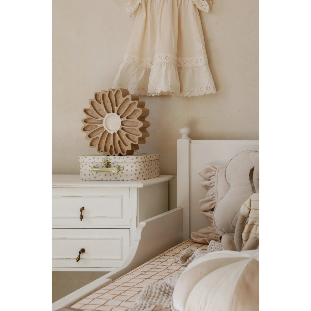 Daisy Lampa Cappuccino Dots - Trälampor - Little Lights