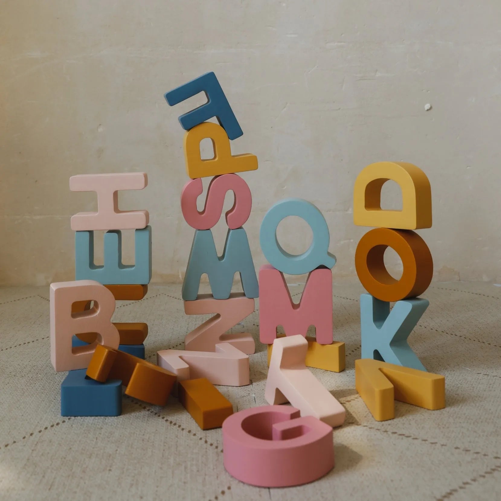 Malé Písmená – Drevená Abeceda - Drevené Hračky - Little Lights