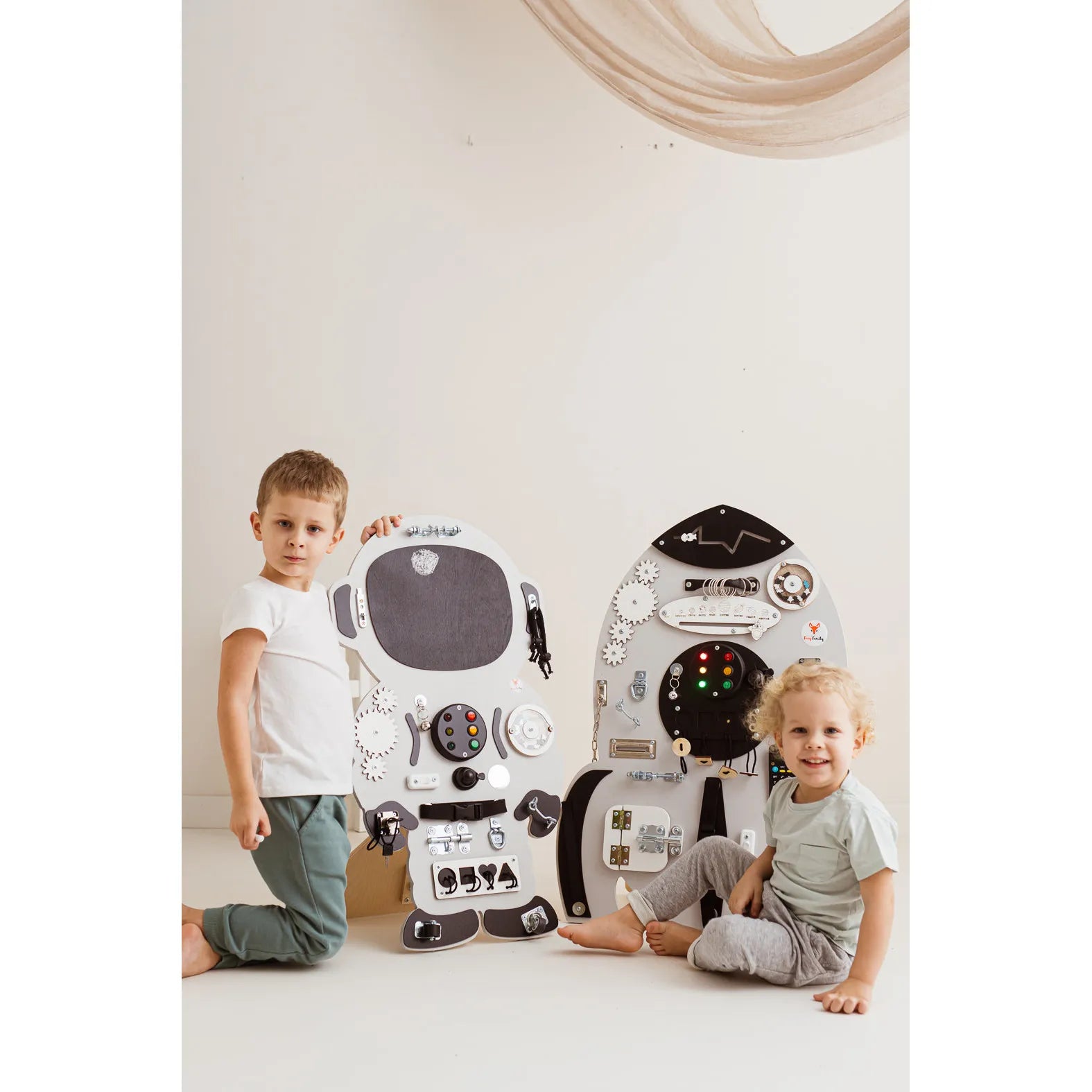 Tablero Montessori - Astronauta Jan - Familia Foxy