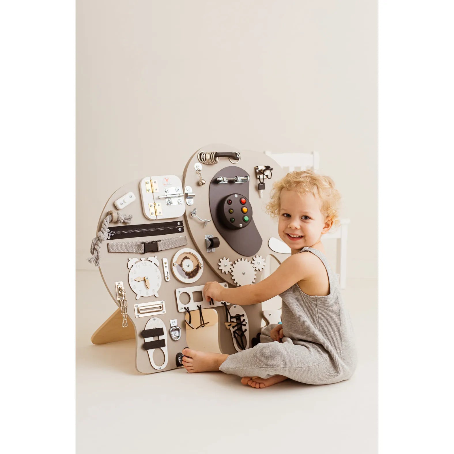 Montessori Blackboard - Elephant Cube - Foxy Family