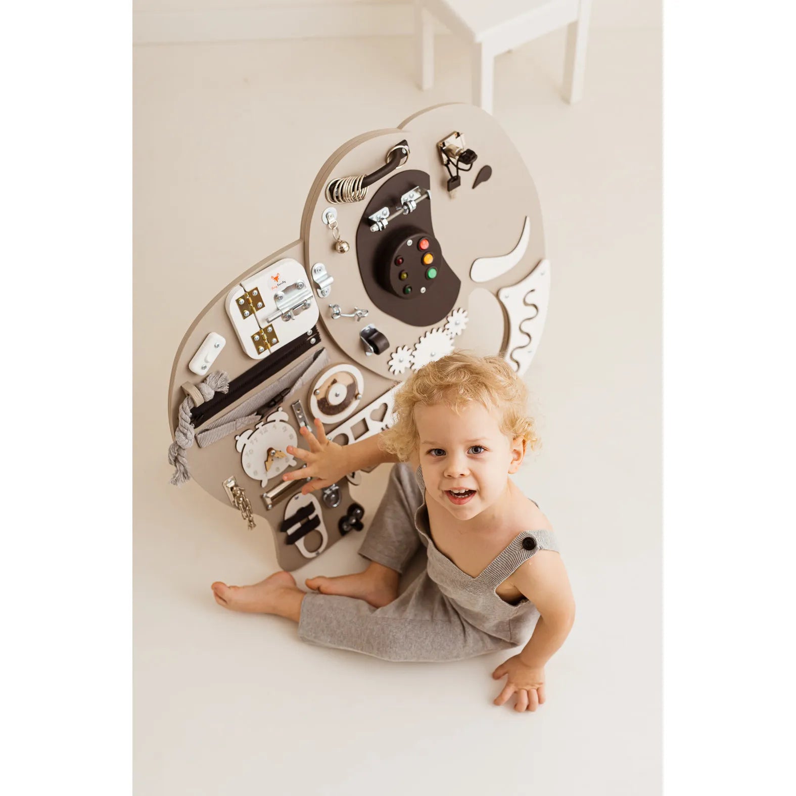 Montessori Blackboard - Elephant Cube - Foxy Family