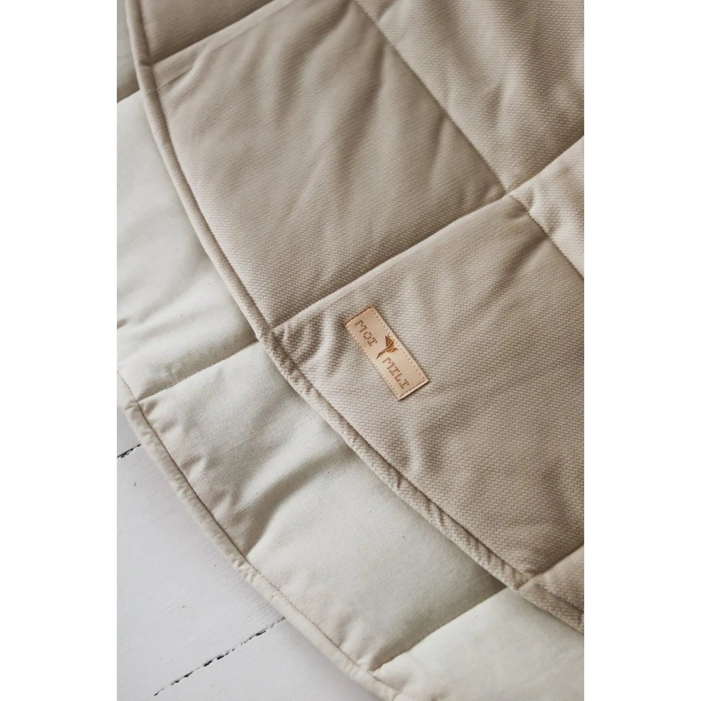 Velvet Pad in Soft Beige Color - Moi Mili - Pads