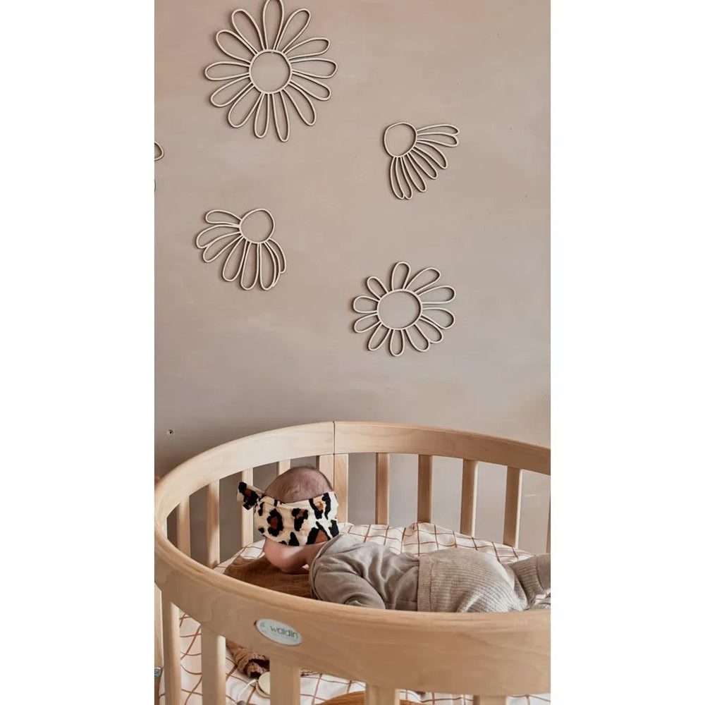 Set of 6 Wooden Daisy Flowers - One Line Style Wall Decoration Version 2 - Wall Mounted - Cut It Now