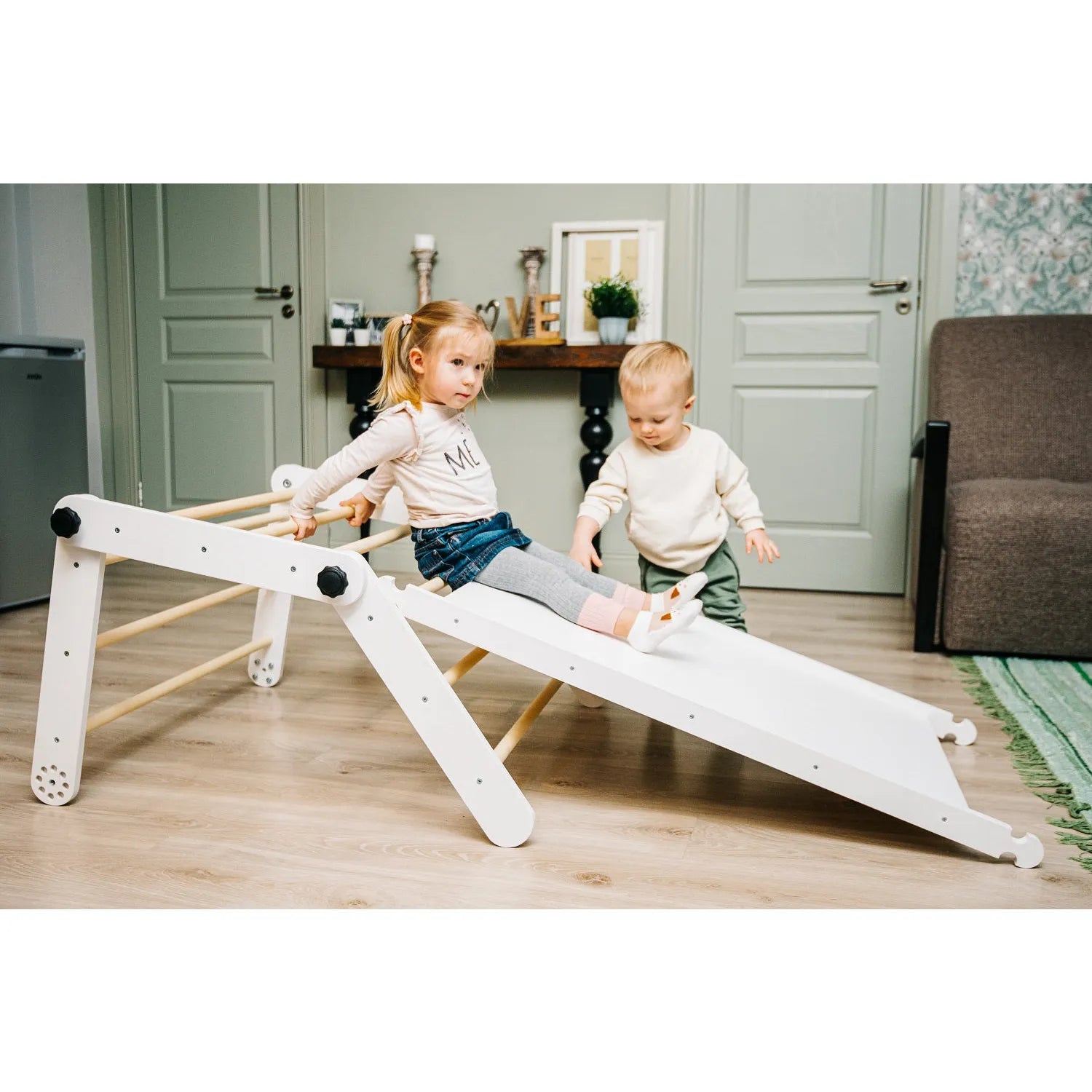 Montessori Triangle with Ramp - Family