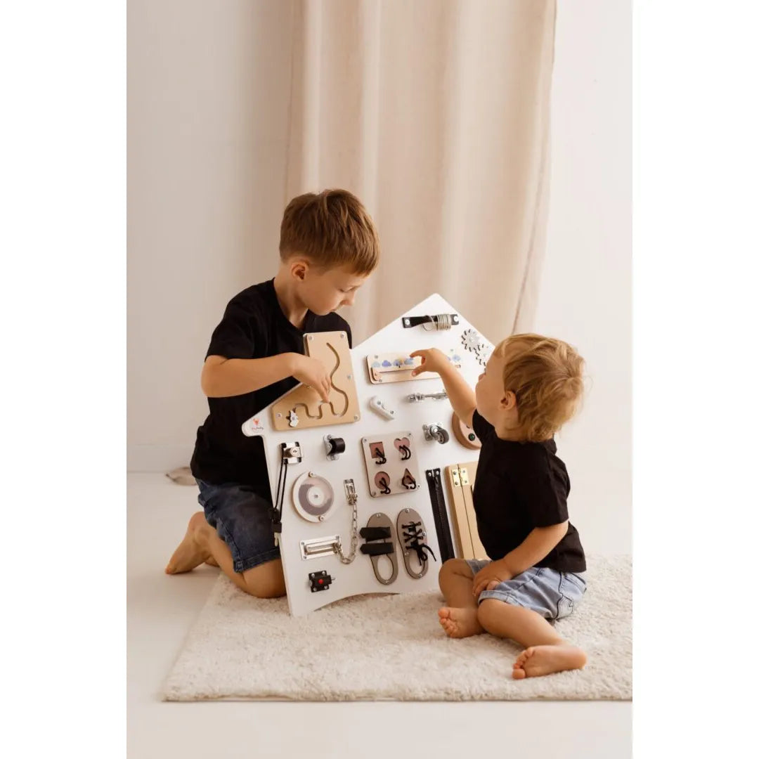 Xl Biely Domček Manipulačná Tabuľa - Montessori - Foxy Family