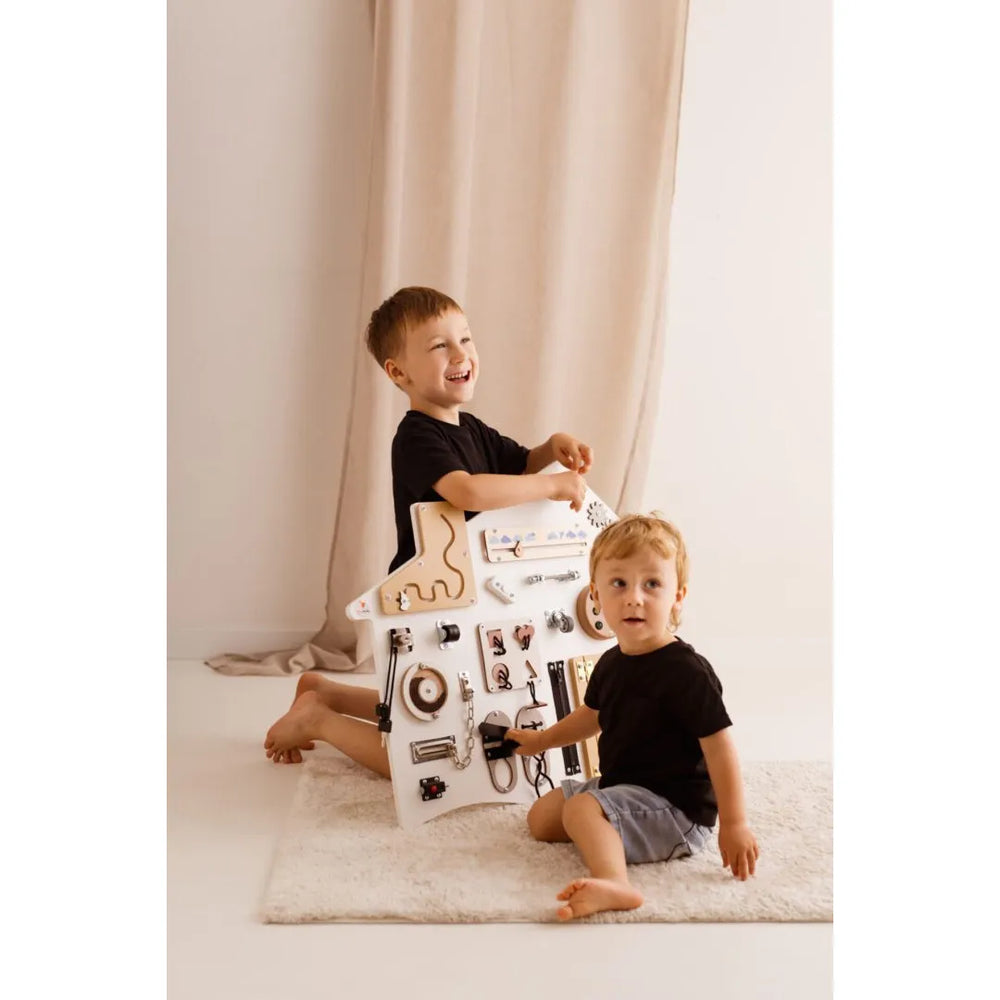 Xl Biely Domček Manipulačná Tabuľa - Montessori - Foxy Family