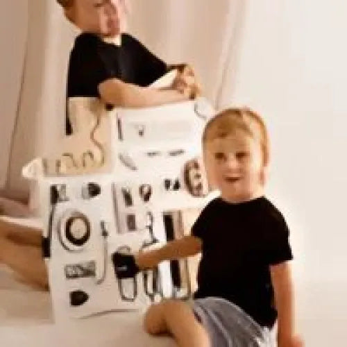 Xl Biely Domček Manipulačná Tabuľa - Montessori - Foxy Family