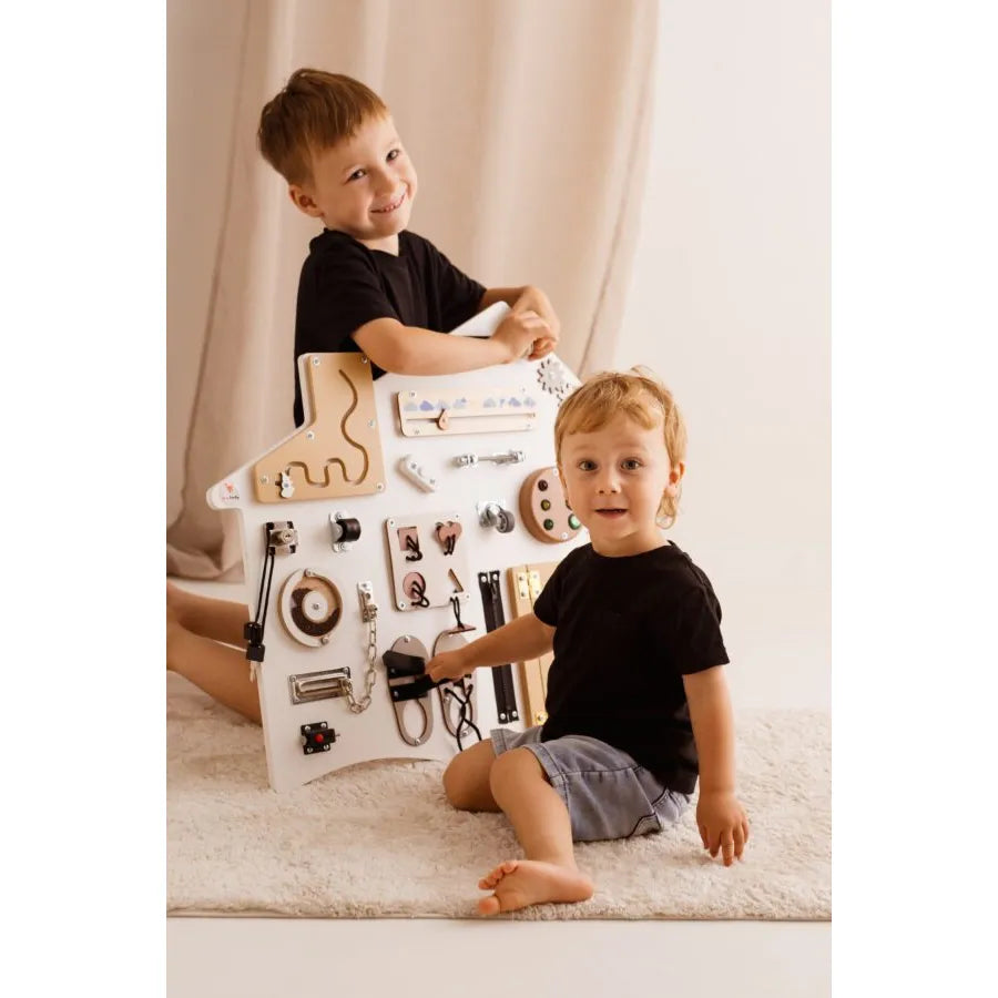 Xl Biely Domček Manipulačná Tabuľa - Montessori - Foxy Family