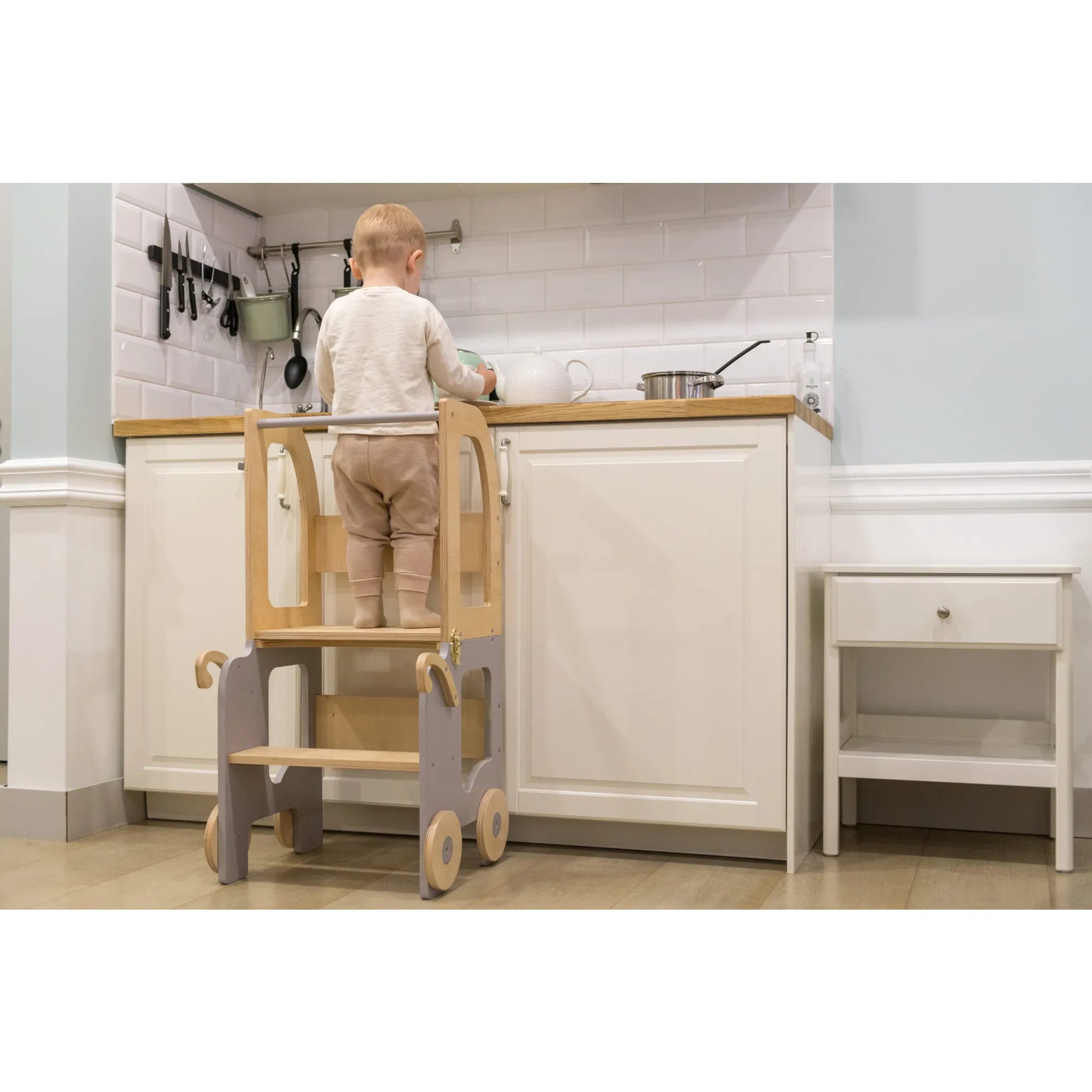 Fun Learning Tower - Trolley - Learning Tower - Family